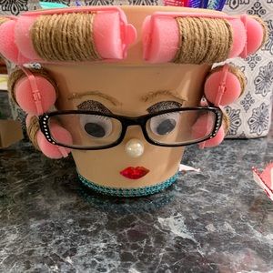 Little old lady accessory holder